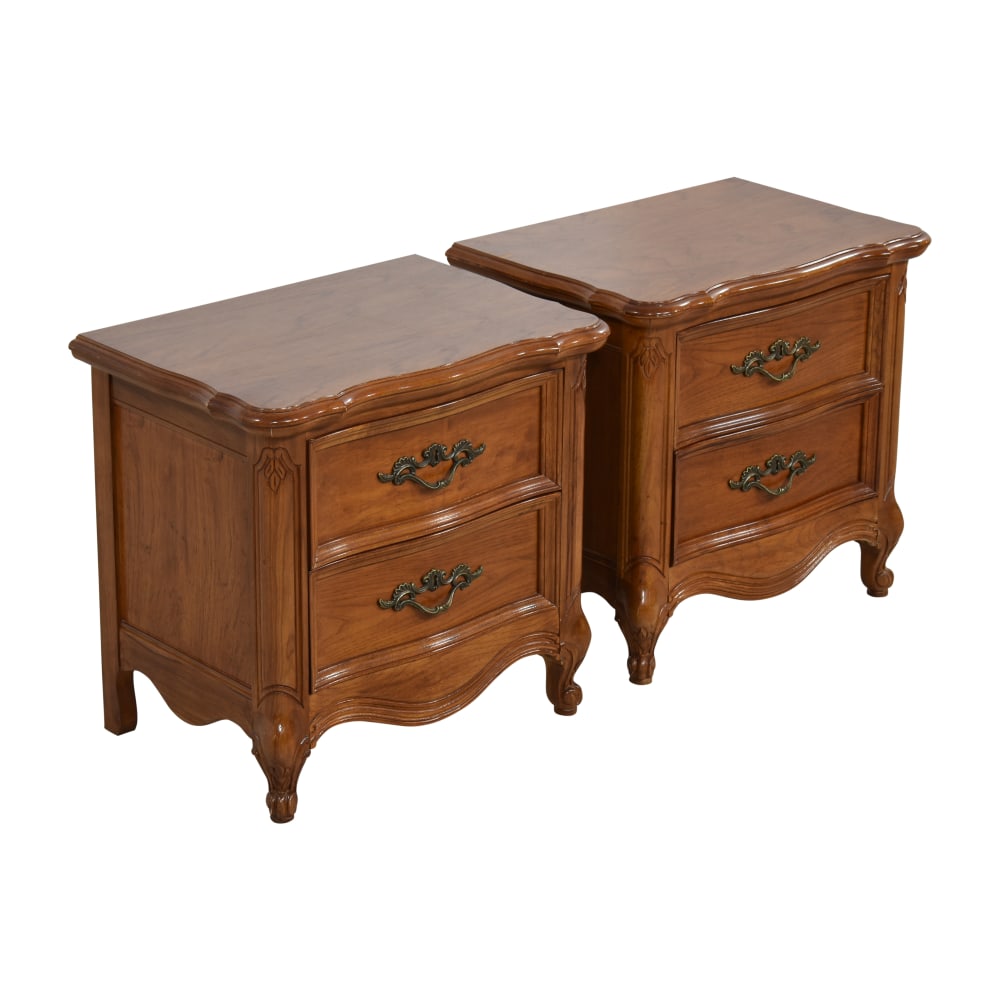 Lexington Furniture Lexington Furniture Chateau Latour Nightstands  second hand