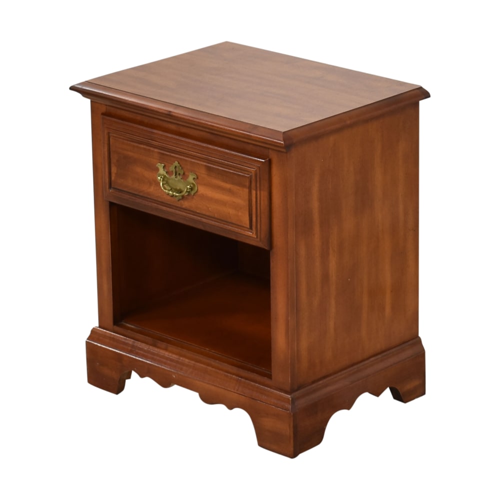Andrew Drew Early American Style Nightstand / Tables
