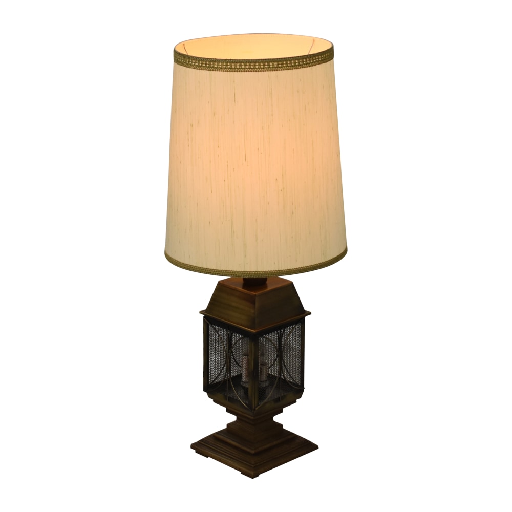 https://res.cloudinary.com/dkqtxtobb/image/upload/f_auto,q_auto:best,w_1000/product-assets/332979/shop/decor/lamps/vintage-mid-century-lantern-table-lamp-used.jpeg
