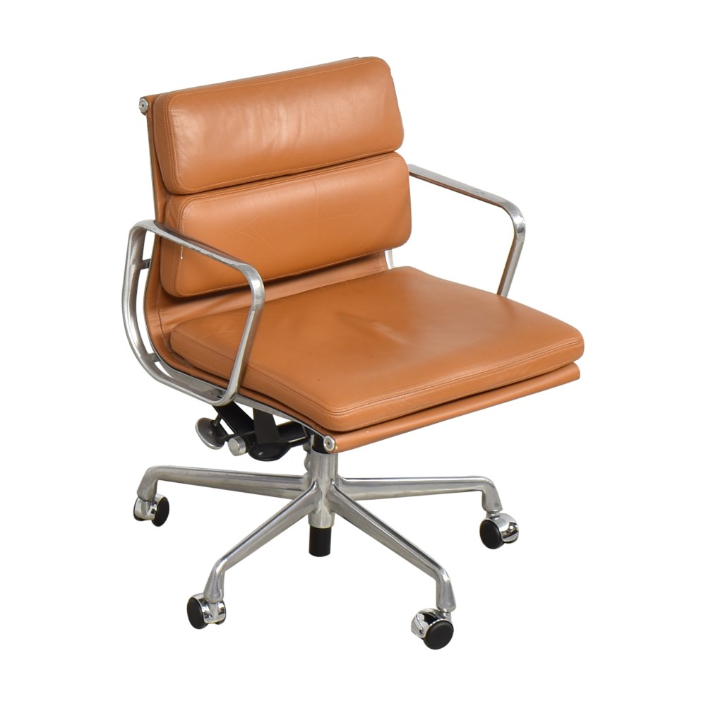 https://res.cloudinary.com/dkqtxtobb/image/upload/f_auto,q_auto:best,w_1000/product-assets/408707/herman-miller/chairs/home-office-chairs/used-herman-miller-eames-soft-pad-chair.jpeg