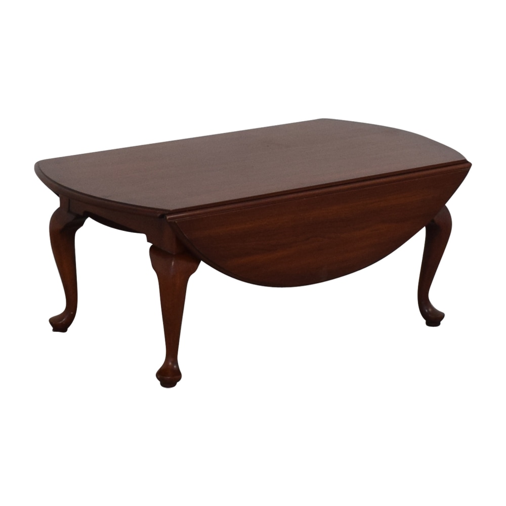 https://res.cloudinary.com/dkqtxtobb/image/upload/f_auto,q_auto:best,w_1000/product-assets/86123/henkel-harris/tables/coffee-tables/henkel-harris-drop-leaf-queen-anne-coffee-table-second-hand.jpeg