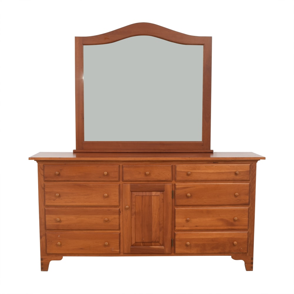 Ethan Allen Dresser With Mirror 