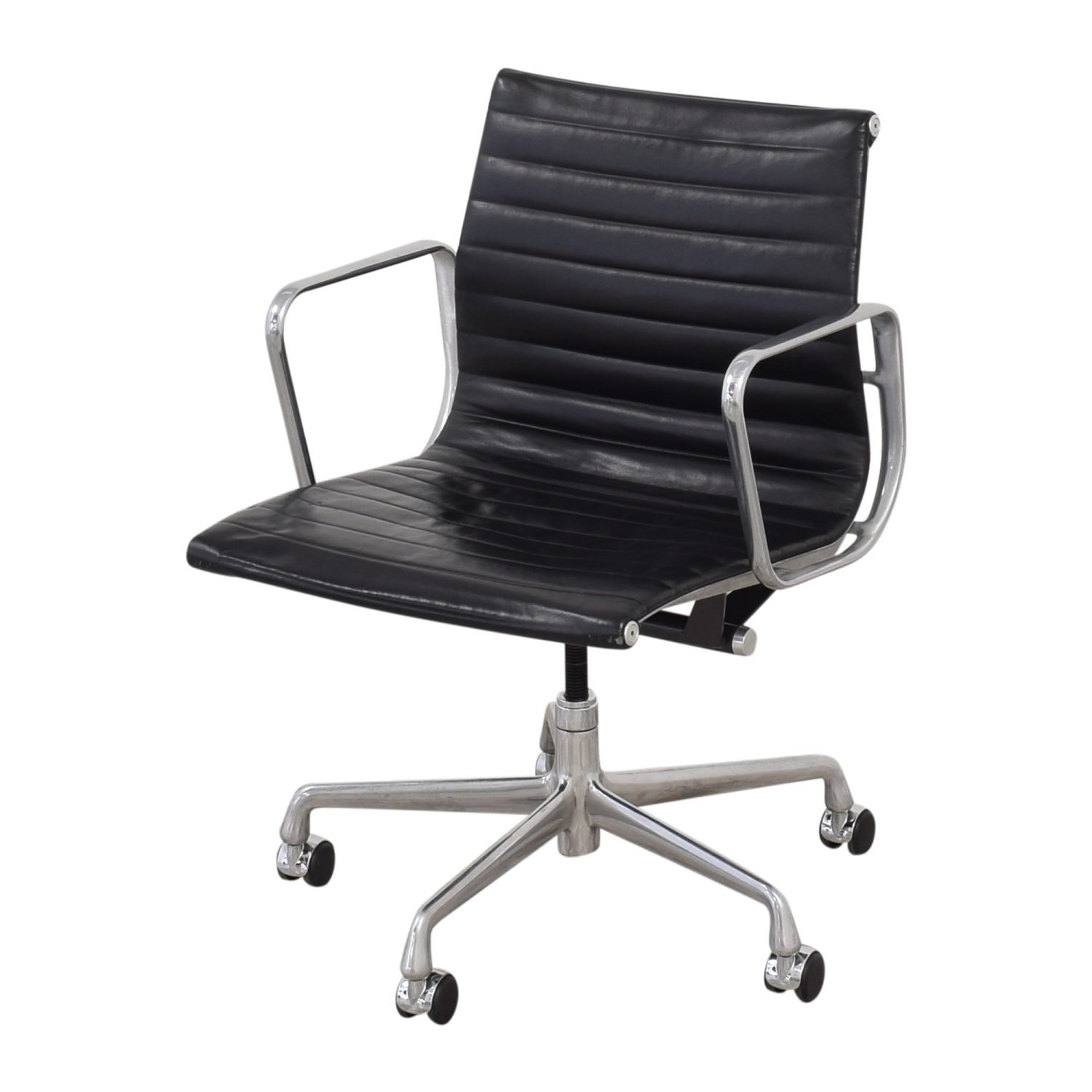 Herman Miller Eames Aluminum Group EA 335 Management Chair | 66% Off ...