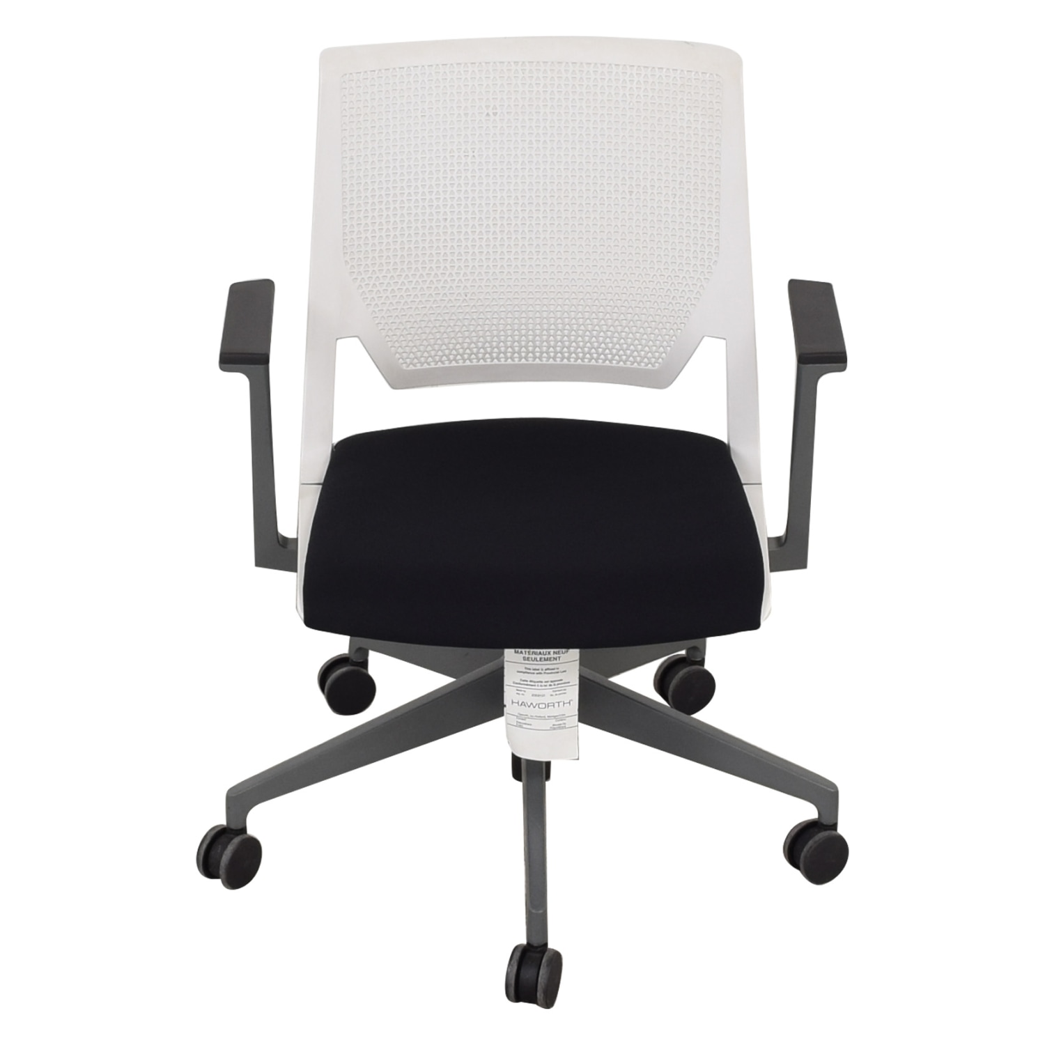 https://res.cloudinary.com/dkqtxtobb/image/upload/f_auto,q_auto:best,w_1500/product-assets/104617/haworth/chairs/home-office-chairs/haworth-very-conference-chair-with-arms-second-hand.jpeg