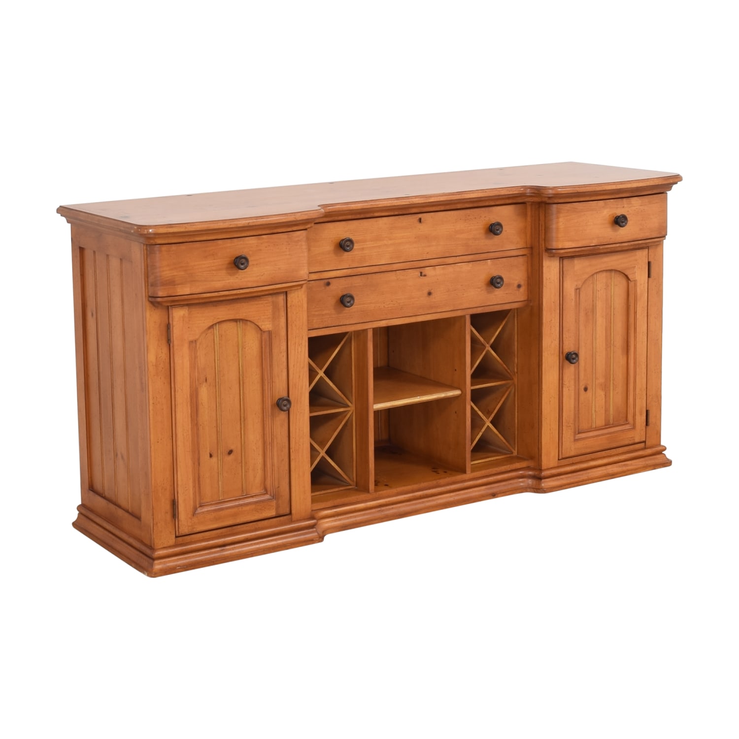 https://res.cloudinary.com/dkqtxtobb/image/upload/f_auto,q_auto:best,w_1500/product-assets/155005/stanley-furniture/storage/cabinets-sideboards/second-hand-stanley-furniture-cottage-revival-vineyard-service-cabinet.jpeg