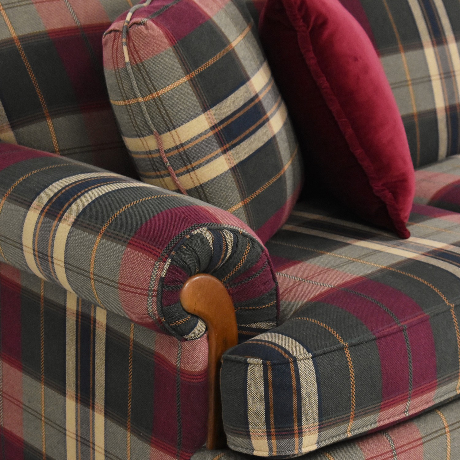 Country Plaid Sofa