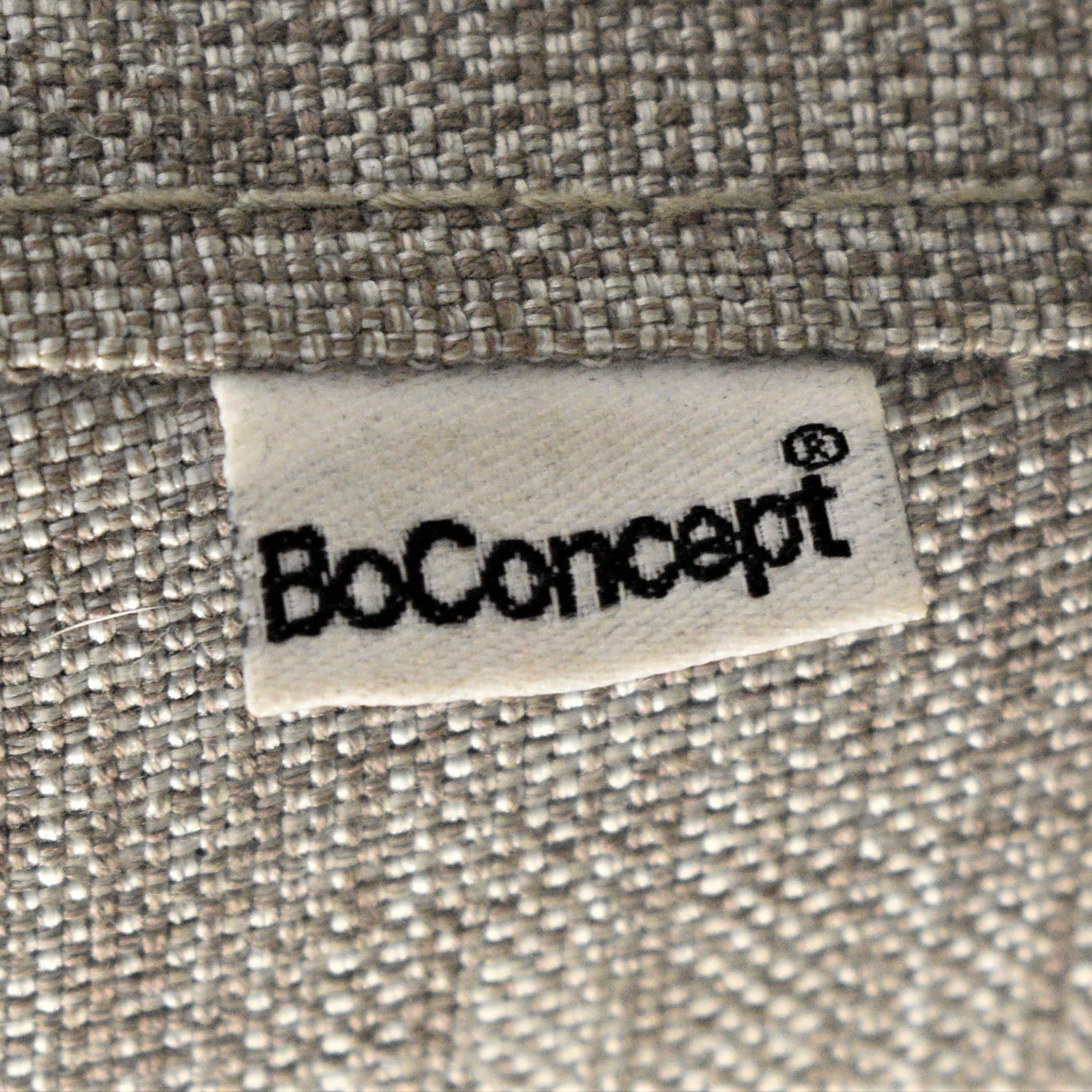 BoConcept Melo Queen Sofa Bed | 48% Off | Kaiyo