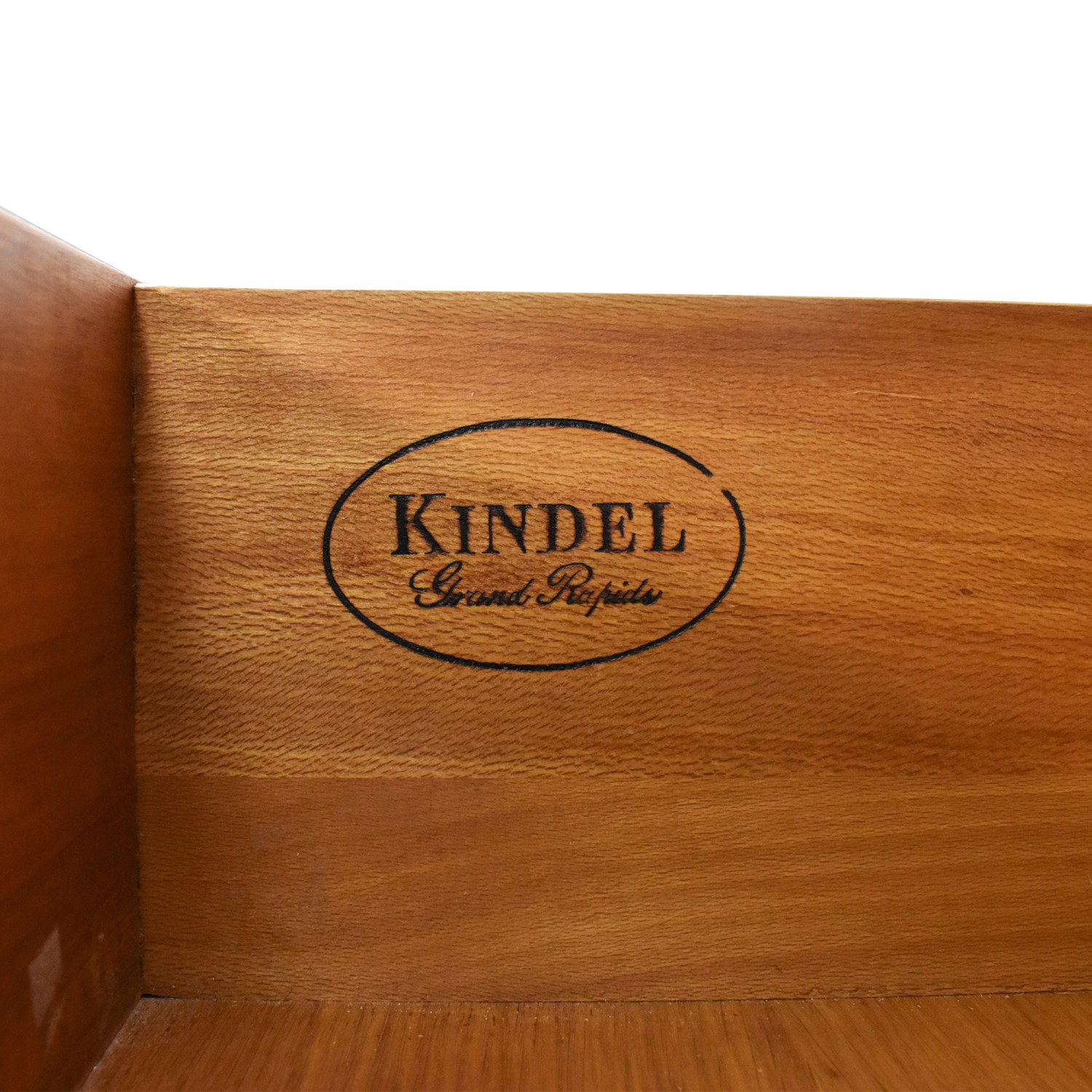 https://res.cloudinary.com/dkqtxtobb/image/upload/f_auto,q_auto:best,w_1500/product-assets/344202/kindel/storage/dressers/sell-kindel-vintage-fruitwood-dresser.jpeg