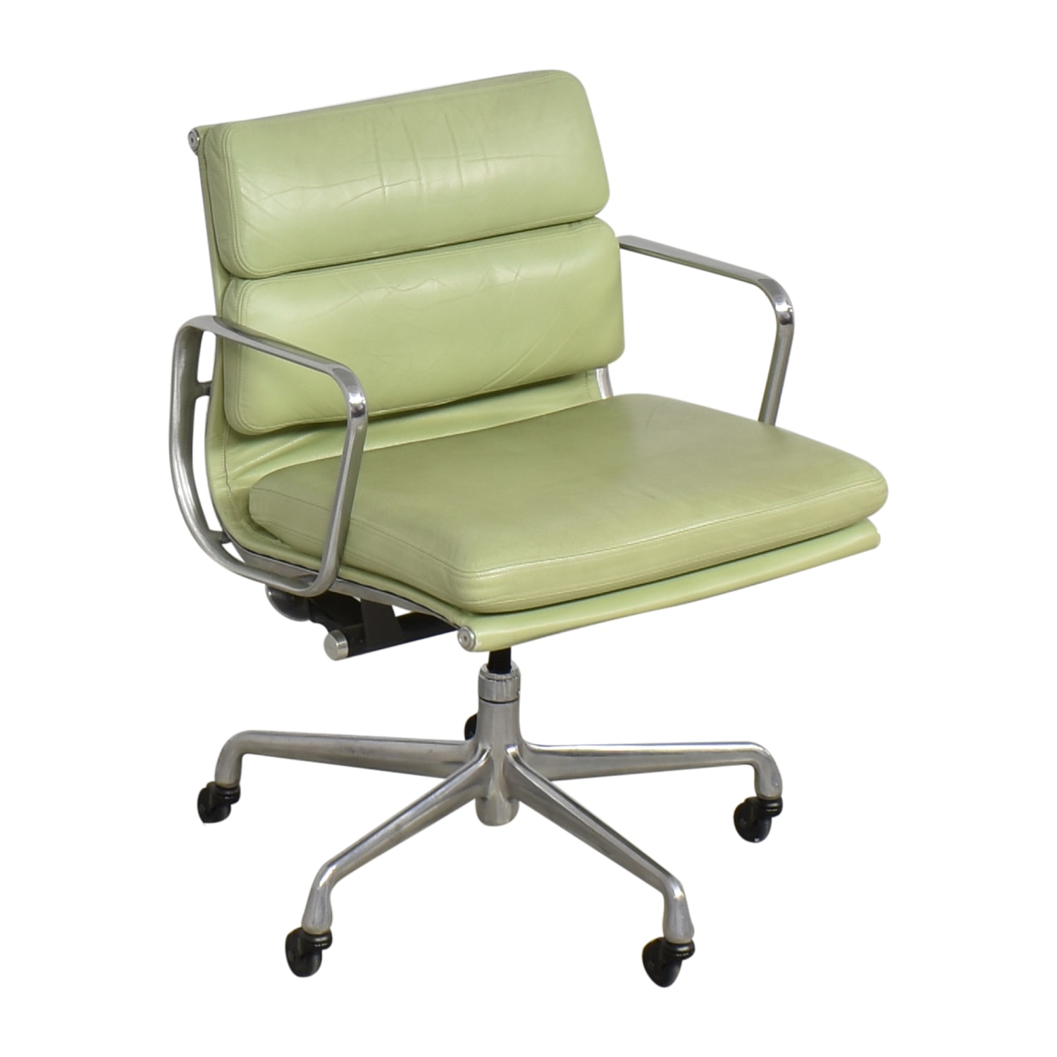 https://res.cloudinary.com/dkqtxtobb/image/upload/f_auto,q_auto:best,w_1500/product-assets/358568/herman-miller/chairs/home-office-chairs/used-herman-miller-eames-soft-pad-management-chair.jpeg