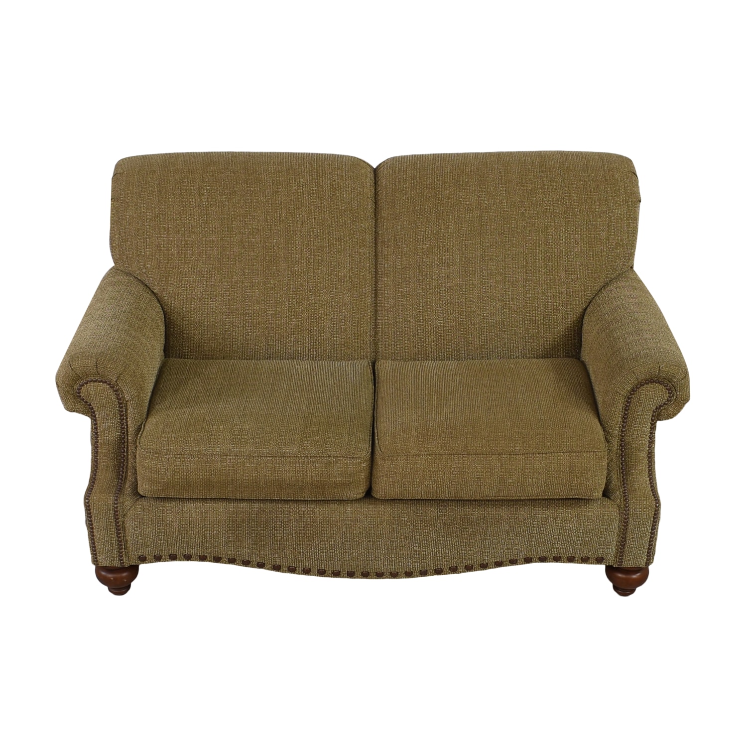 https://res.cloudinary.com/dkqtxtobb/image/upload/f_auto,q_auto:best,w_1500/product-assets/381426/bassett-furniture/sofas/loveseats/basset-furniture-roll-arm-nailhead-loveseat-used.jpeg