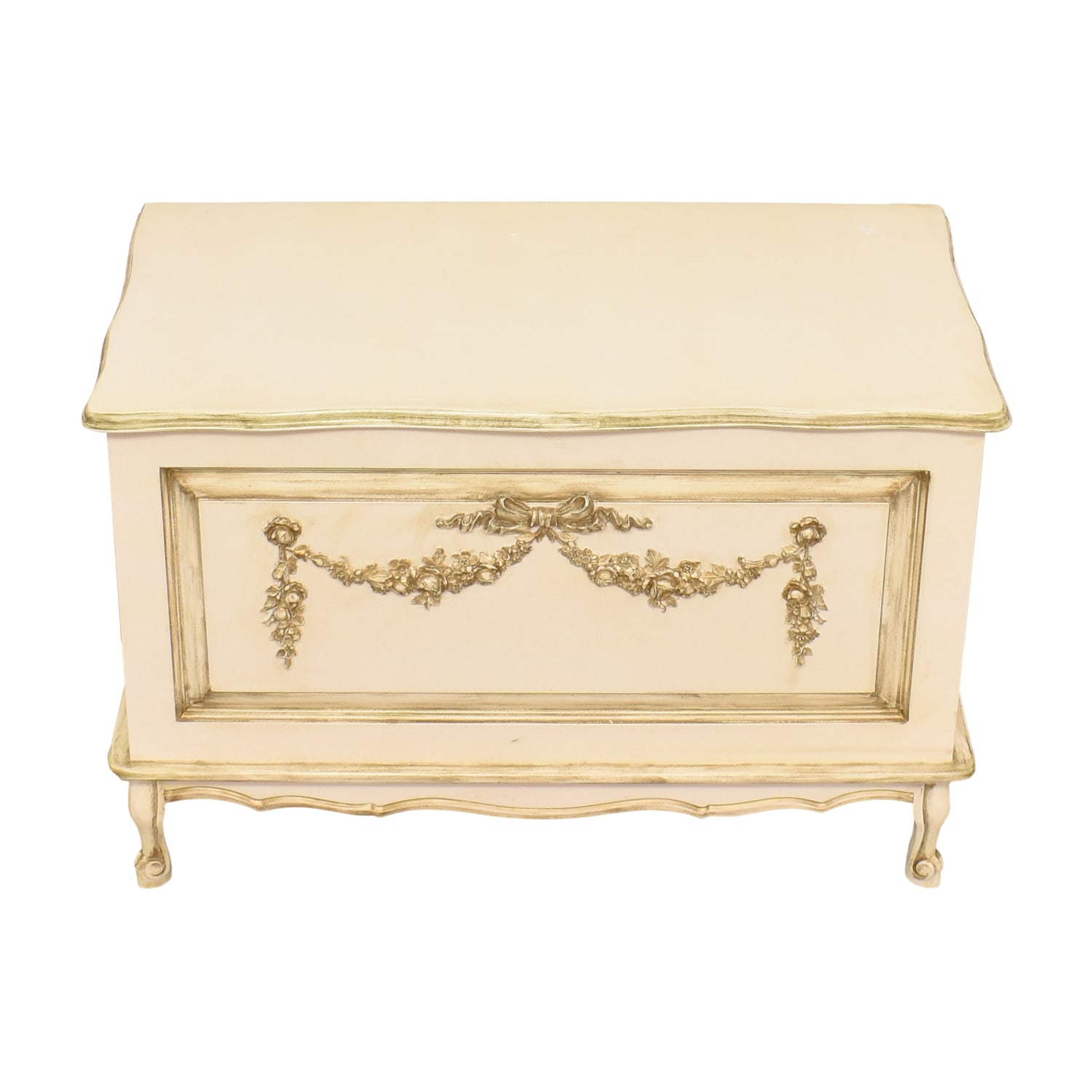 https://res.cloudinary.com/dkqtxtobb/image/upload/f_auto,q_auto:best,w_1500/product-assets/424056/afk-furniture/storage/trunks/afk-furniture-french-toy-chest-used.jpeg