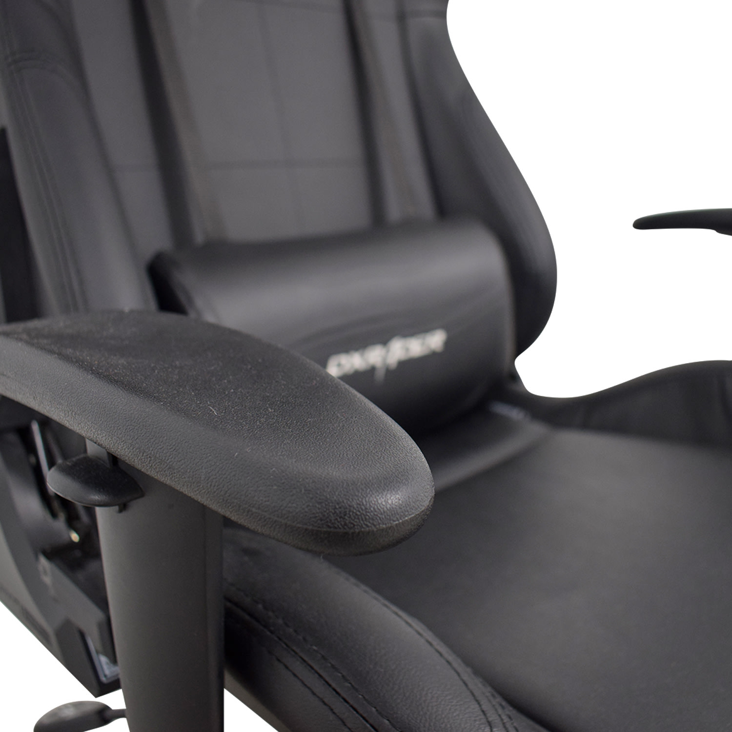 https://res.cloudinary.com/dkqtxtobb/image/upload/f_auto,q_auto:best,w_1500/product-assets/43258/dxracer/chairs/home-office-chairs/second-hand-dxracer-formula-series-ergonomic-highback-gaming-chair-with-lumbar-support.jpeg