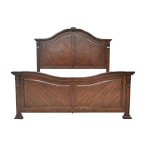 New Classic Furniture California King Panel Bed  / Bed Frames