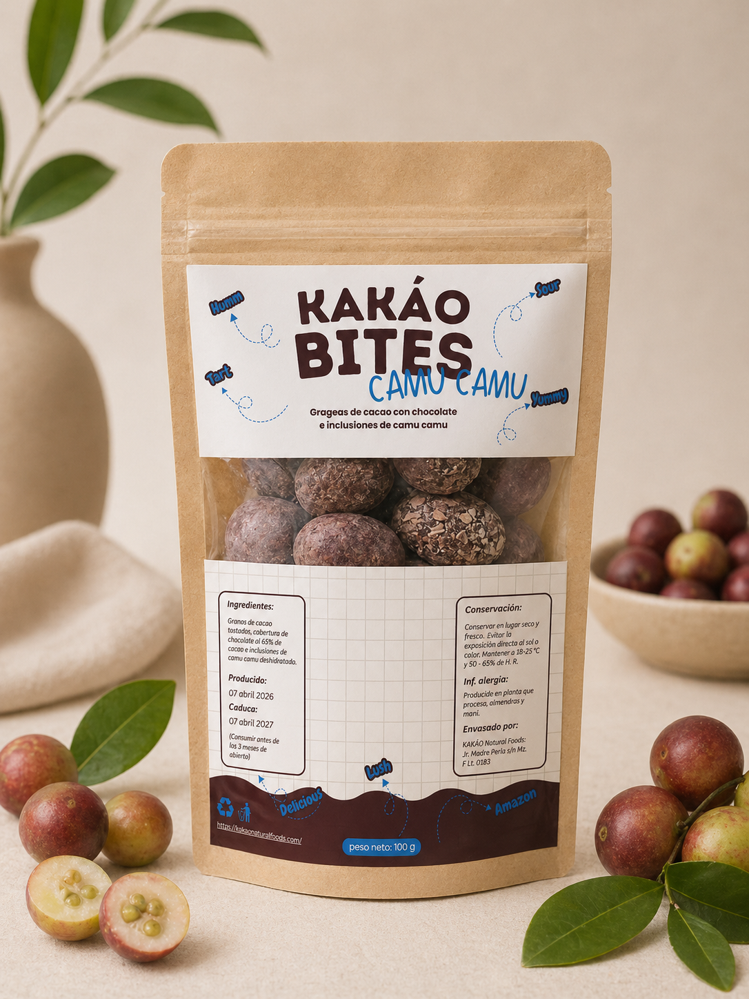 Kakáo Bites Camu Camu: Grageas de cacao con cobertura de chocolate e inclusiones de camu camu al 60%