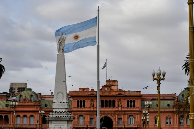 El BCRA baja los encajes bancarios: qué cambia para tus préstamos, tarjetas y plazos fijos en Argentina