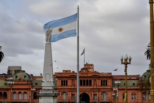El BCRA baja los encajes bancarios: qué cambia para tus préstamos, tarjetas y plazos fijos en Argentina
