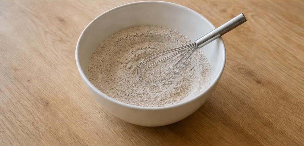Buchweizen-Pancakes mit Blaubeeren – Zubereitung Schritt für Schritt – Trockene Zutaten mischen