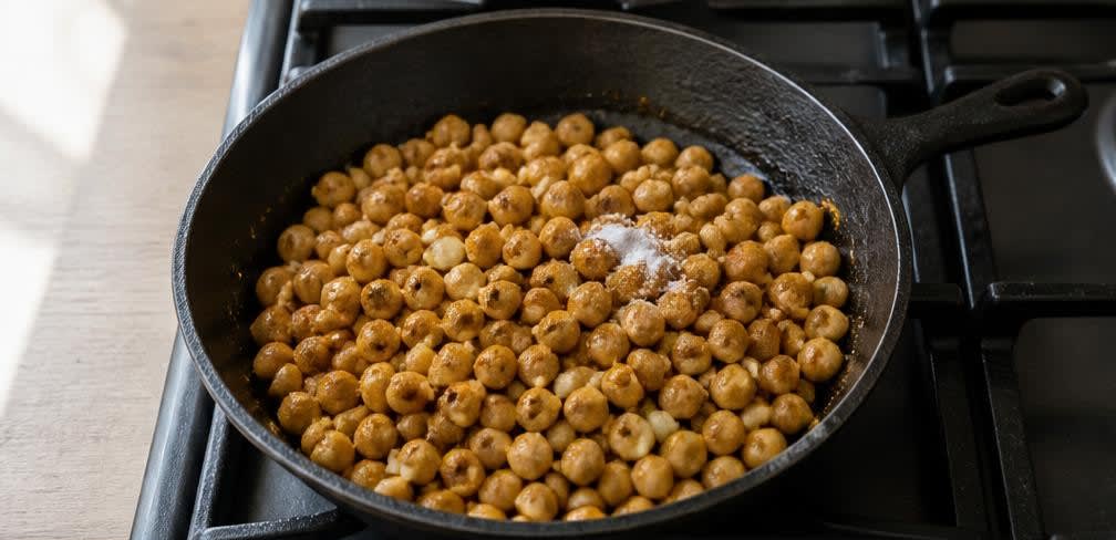 Pakistanischer Chana Chaat mit Zitronen-Dressing – Zubereitung Schritt für Schritt – Kichererbsen erwärmen