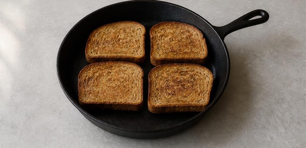 Libanesisches Labneh-Brot mit Radieschen – Zubereitung Schritt für Schritt – Brot toasten