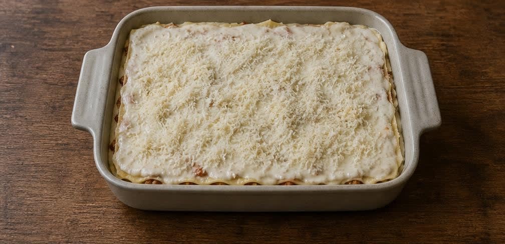 Lasagne mit Béchamel aus nicht homogenisierter Milch – Zubereitung Schritt für Schritt – Lasagne schichten