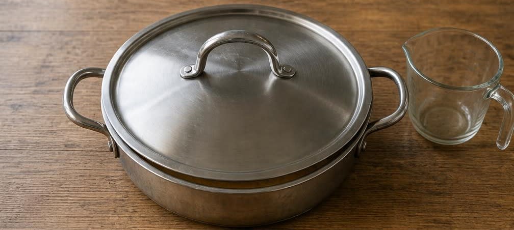 Marokkanische Dämpf-Hähnchenbrust mit Kürbis und Bulgur – Zubereitung Schritt für Schritt – Brühe eingießen und schließen