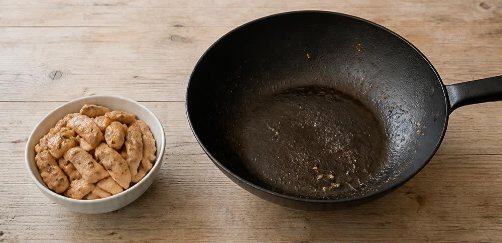 Asiatische Putenbrust mit gedünstetem Spinat und Vollkornreis – Zubereitung Schritt für Schritt – Putenbrust anbraten