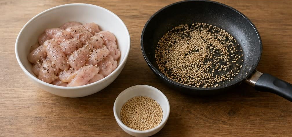 Saftiges Hähnchenbrustfilet mit Kimchi und Dämpfreis – Zubereitung Schritt für Schritt – Hähnchen würzen & Sesam rösten