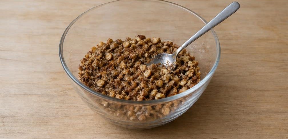 Gebackener Apfel mit knuspriger Mandel-Butter-Füllung – Zubereitung Schritt für Schritt – Füllung herstellen