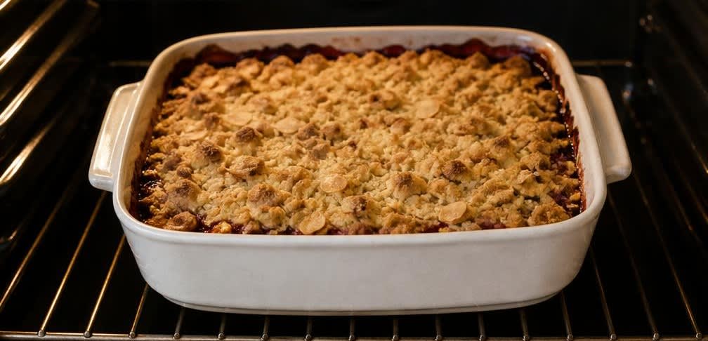 Pflaumen-Crumble mit Mandeln – Zubereitung Schritt für Schritt – Im Ofen backen