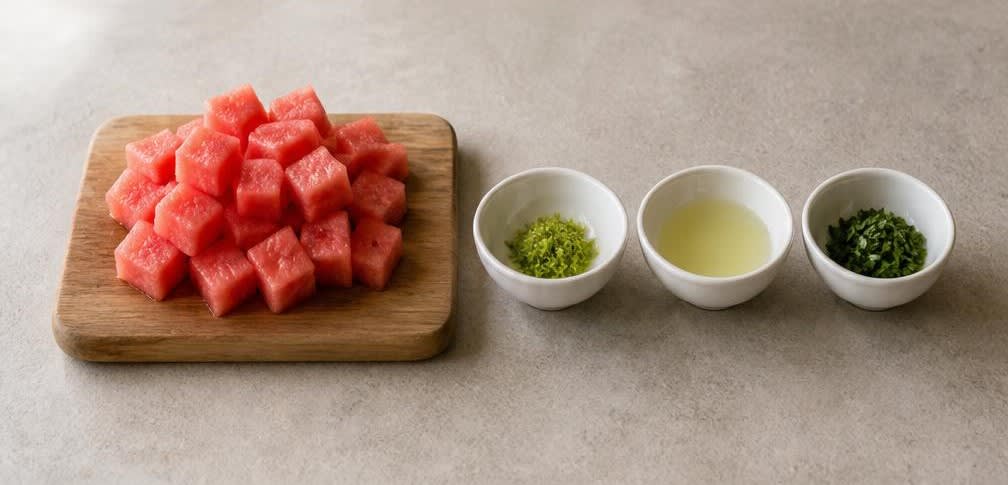 Melonen-Granité mit Limette – Zubereitung Schritt für Schritt – Limetten und Minze vorbereiten