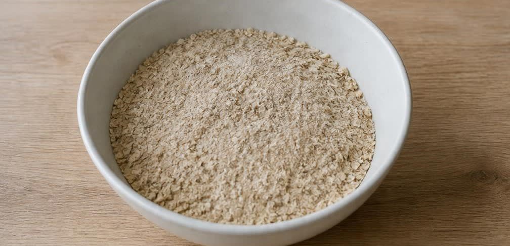 Klassischer britischer Apfel-Crumble mit knusprigen Haferflocken – Zubereitung Schritt für Schritt – Trockene Streusel-Mischung