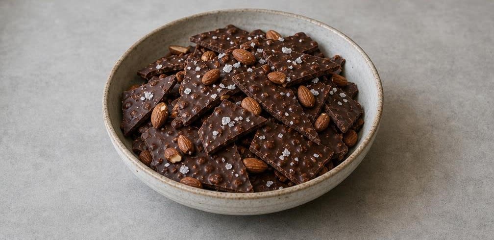 Französische Bruchschokolade mit gerösteten Mandeln und Fleur de Sel – Zubereitung Schritt für Schritt – Anrichten