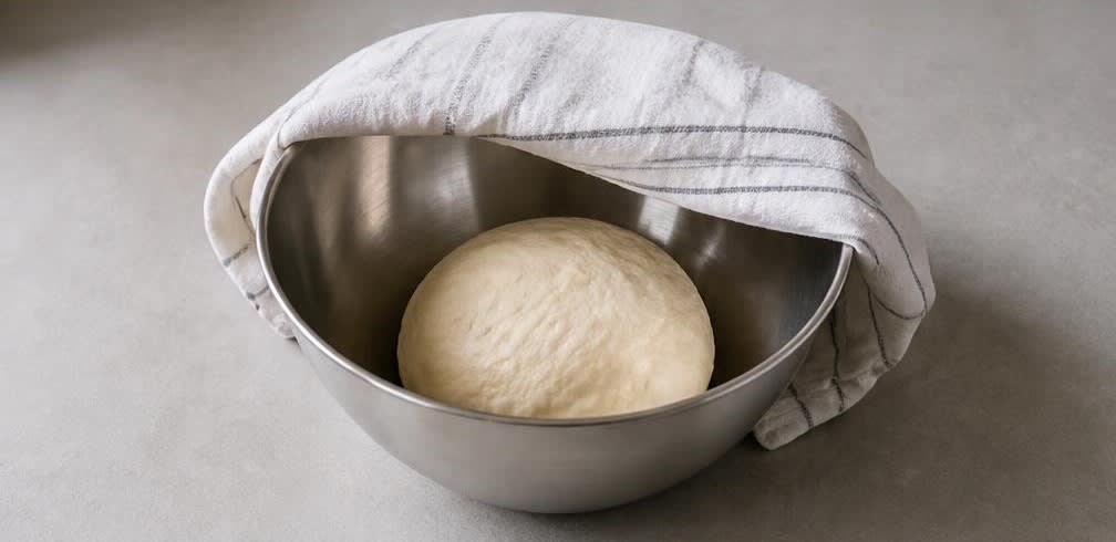 Gedämpfte Baozi mit gewürztem Tofu und Shiitake – Zubereitung Schritt für Schritt – Hefeteig herstellen