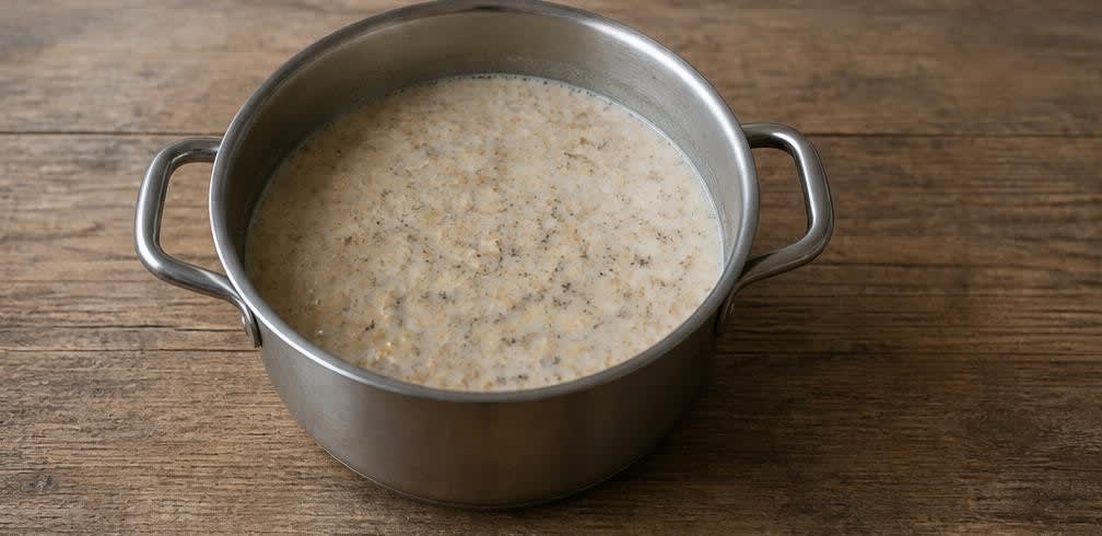 Skandinavischer Haferbrei mit Zimtapfel und Mandeln – Zubereitung Schritt für Schritt – Haferbrei vorbereiten