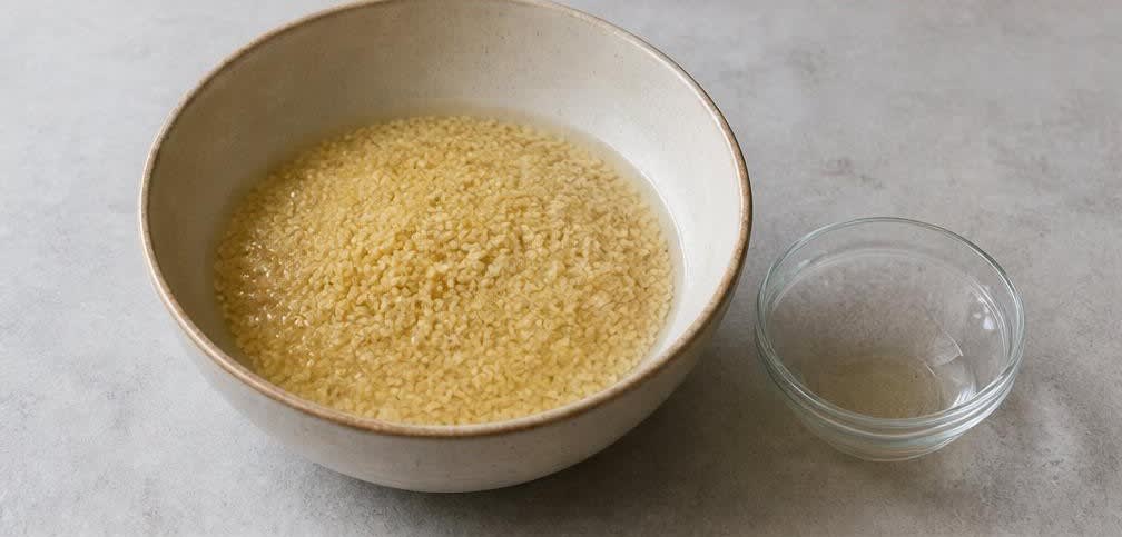 Libanesisches Taboulé mit frischer Petersilie und Bulgur – Zubereitung Schritt für Schritt – Bulgur quellen lassen