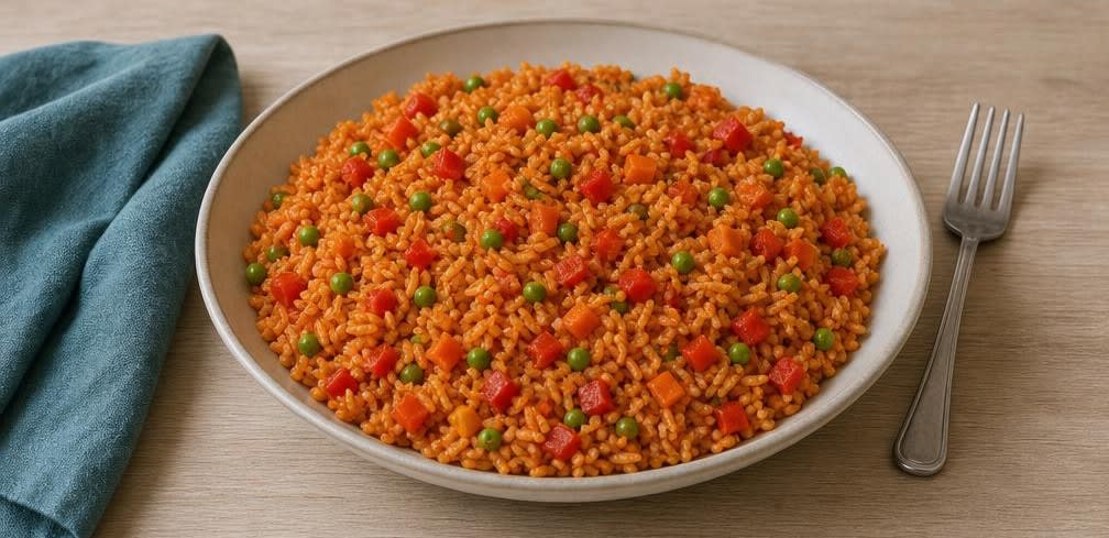 Jollof-Reis mit Gemüse – Zubereitung Schritt für Schritt – Anrichten