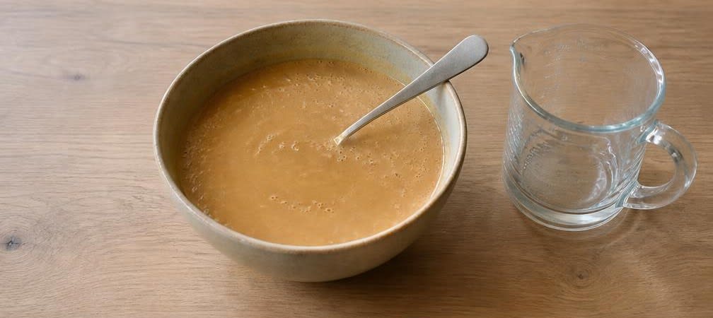 Westafrikanischer Erdnuss-Eintopf mit Süßkartoffeln – Zubereitung Schritt für Schritt – Erdnussbutter-Mischung herstellen