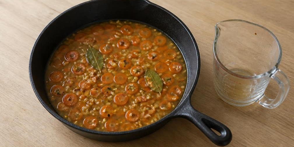 Portugiesisches Knoblauch-Hähnchen mit Zitronen-Olivenöl-Soße – Zubereitung Schritt für Schritt – Soße ansetzen