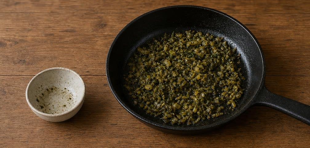 Ash-e Reshteh, Persische Kräuter- und Hülsenfrüchtesuppe – Zubereitung Schritt für Schritt – Minz-Zwiebel-Öl herstellen