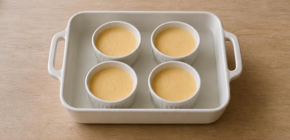 Spanischer Flan mit echtem Karamell – Zubereitung Schritt für Schritt – Wasserbad vorbereiten