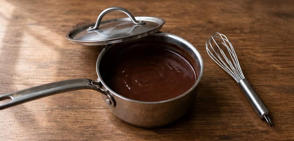 Spanische Churros mit dunkler Schokoladensauce – Zubereitung Schritt für Schritt – Schokoladensauce herstellen