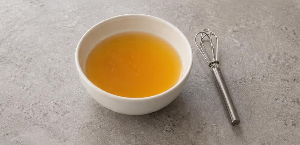 Marokkanische Orangen mit Zimt, Mandeln und Orangenblütenwasser – Zubereitung Schritt für Schritt – Marinade herstellen