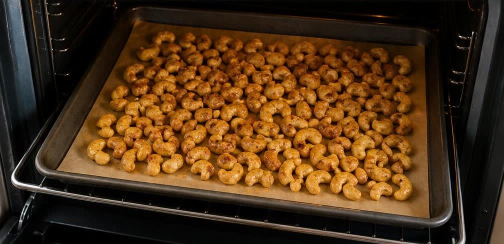 Westafrikanisch geröstete Cashewkerne mit Zitronennote – Zubereitung Schritt für Schritt – Im Ofen rösten