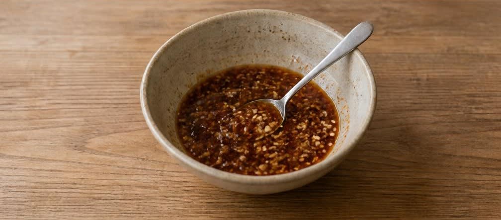 Gedämpfter Tofu mit Knoblauch-Sesam-Dressing – Zubereitung Schritt für Schritt – Knoblauch-Dressing mischen