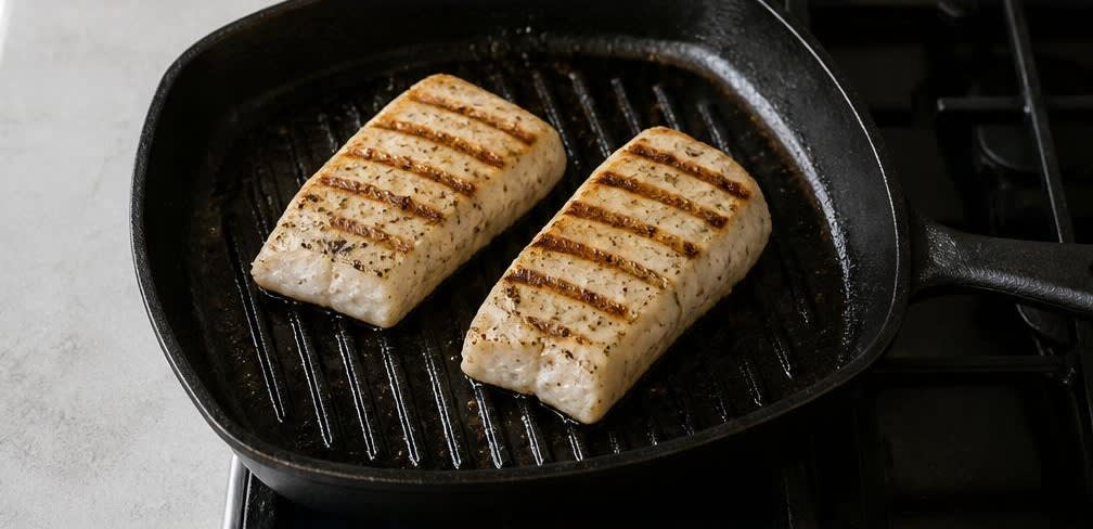 Gegrillter Kabeljau mit Möhrengemüse und Vollkornreis – Zubereitung Schritt für Schritt – Kabeljau grillen