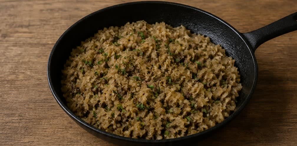 Osteuropäische Piroggen mit Sauerkraut-Pilz-Füllung – Zubereitung Schritt für Schritt – Füllung abschmecken und kühlen