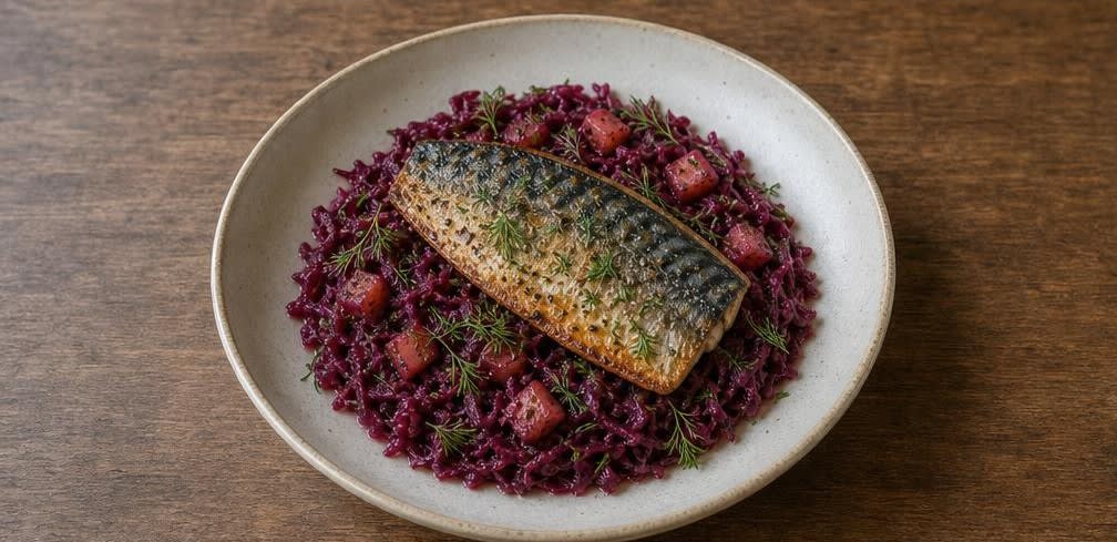 Gebratene Makrele mit nordischem Apfel-Rotkohl – Zubereitung Schritt für Schritt – Anrichten
