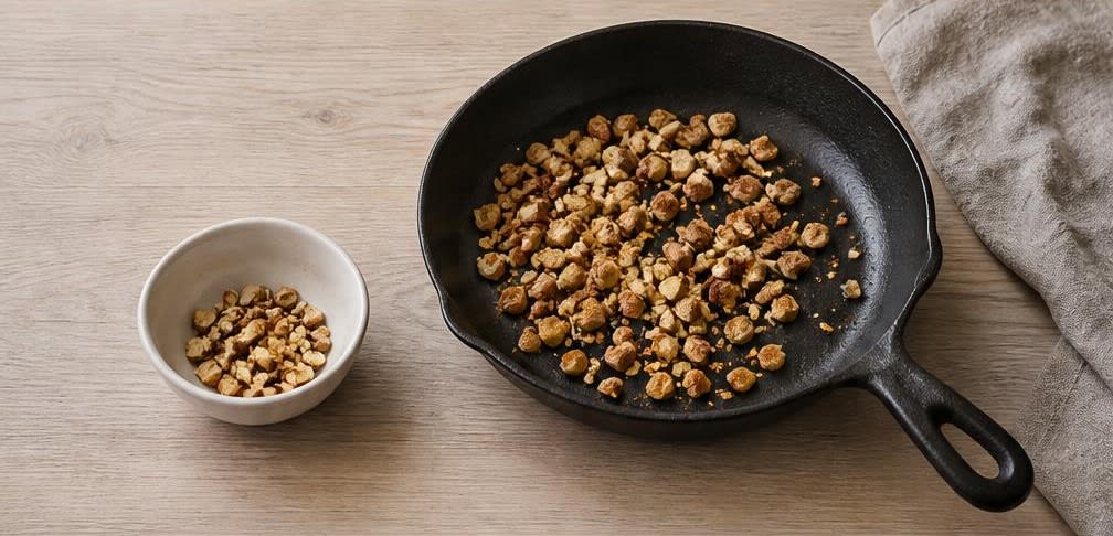 Gefüllte Mini-Paprika mit Würz-Ricotta und Mandeln – Zubereitung Schritt für Schritt – Mandeln anrösten
