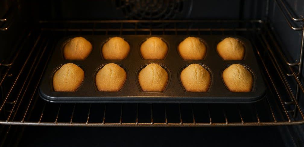 Französische Madeleines aus ungebleichtem Mehl – Zubereitung Schritt für Schritt – Im Ofen backen