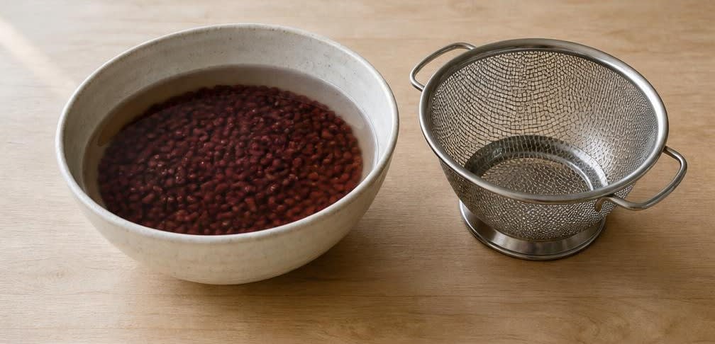 Mochi mit süßer Adzukibohnen-Paste (Daifuku) – Zubereitung Schritt für Schritt – Adzukibohnen einweichen